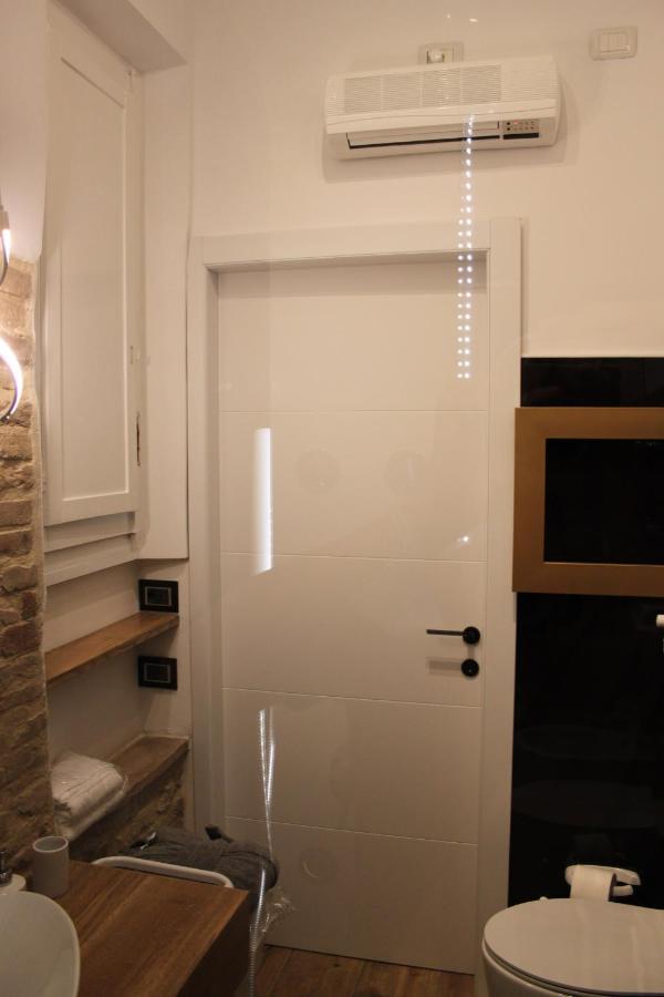 Jacuzzi Apartament By Parmacentro B&B Eksteriør bilde