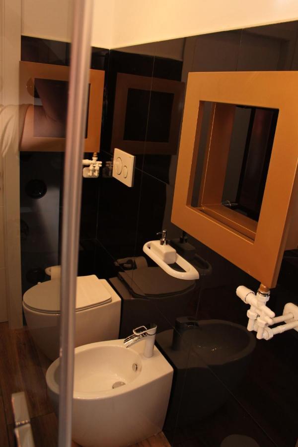 Jacuzzi Apartament By Parmacentro B&B Eksteriør bilde